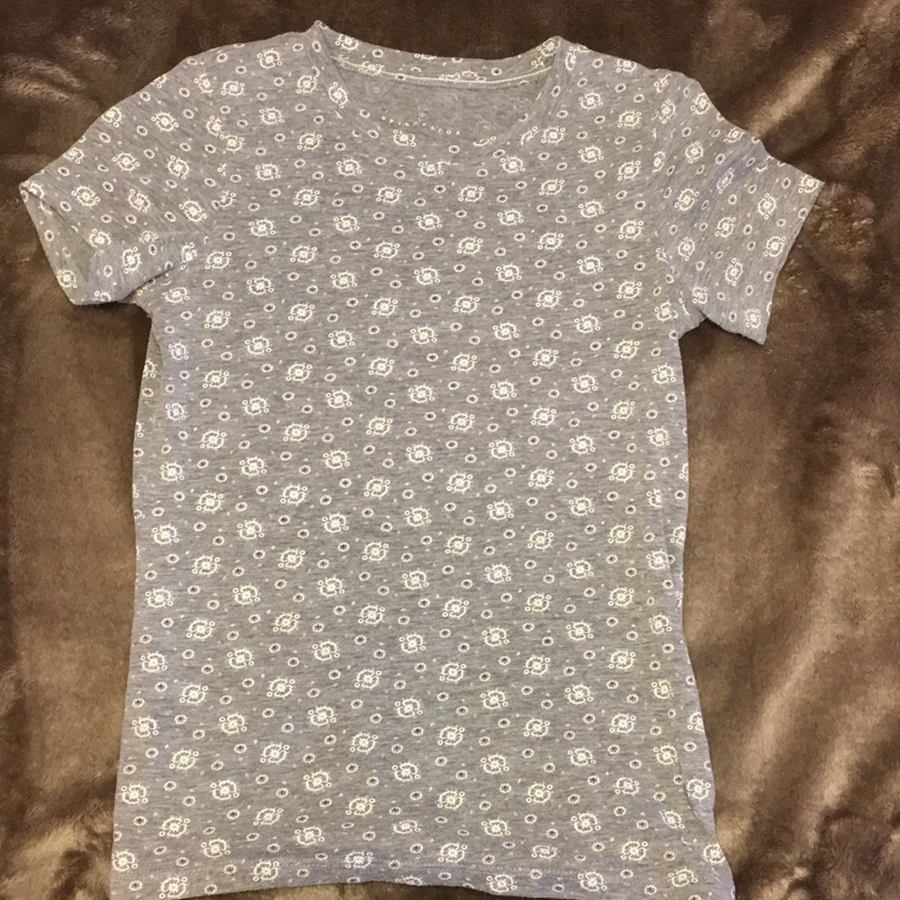 grey and white t-shirt